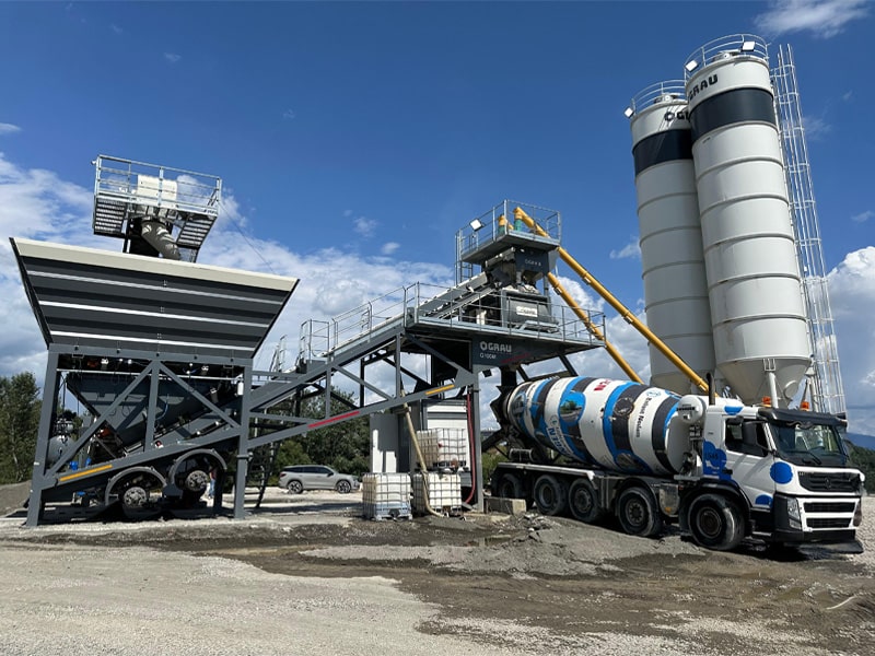 GRAU G100M – Una planta móvil de hormigón que realiza